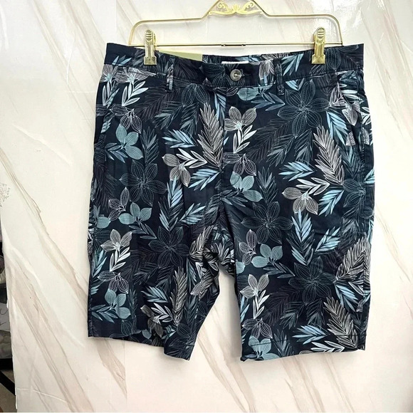 Flat-Front Shorts Linden Stretch Size W 32 Navy Floral 10.5" Inseam Goodfellow - Picture 1 of 7